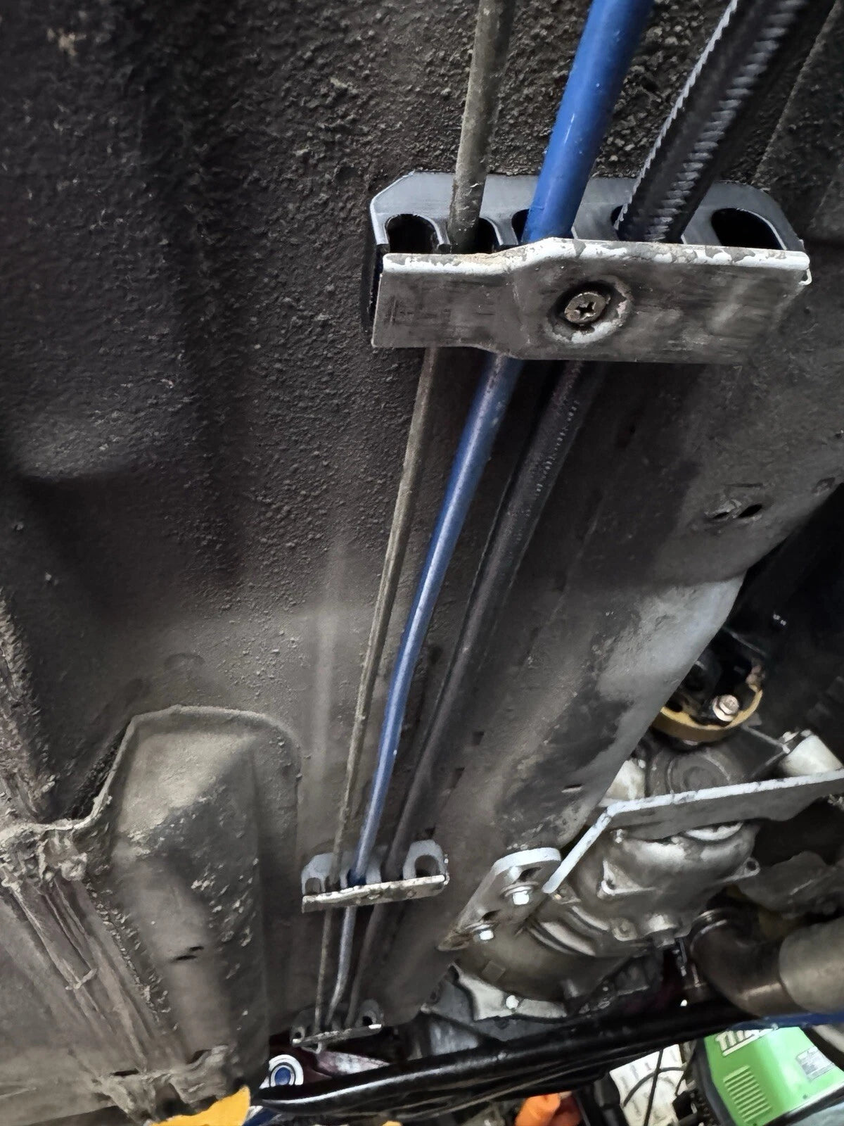 E36 -6AN Fuel Line Holder Bracket